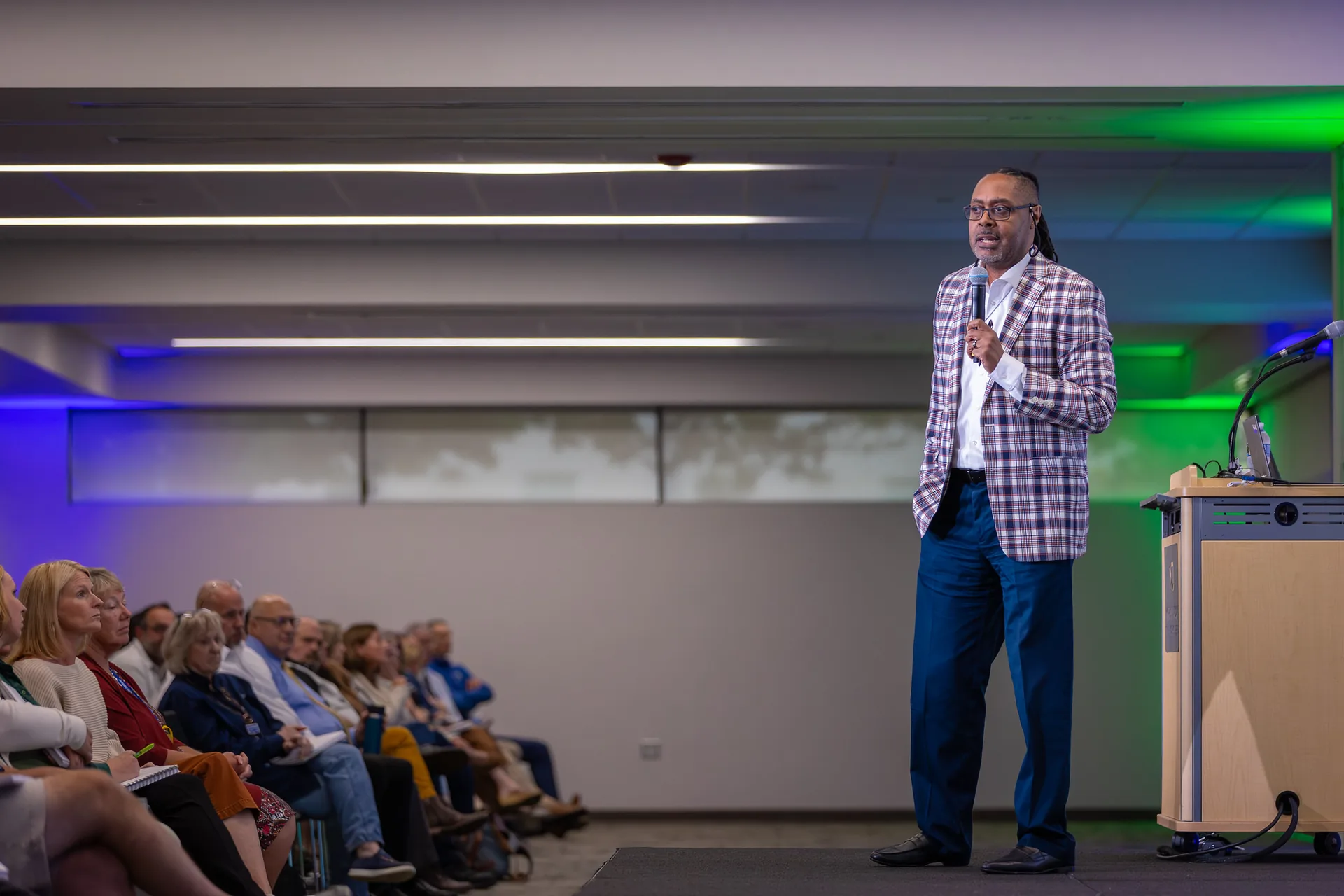 Nicholas Dillon speaking to a Milwaukee leadership audience